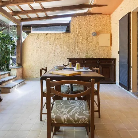 Guesthost - Villino Stella Apartman